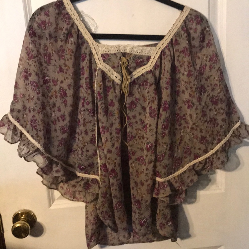 Flowered flowy blouse